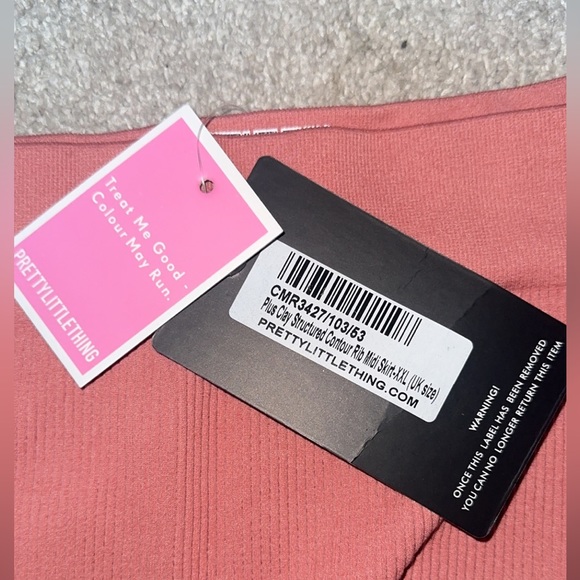 Women's Pink Skirt Set - Picture 5 of 6